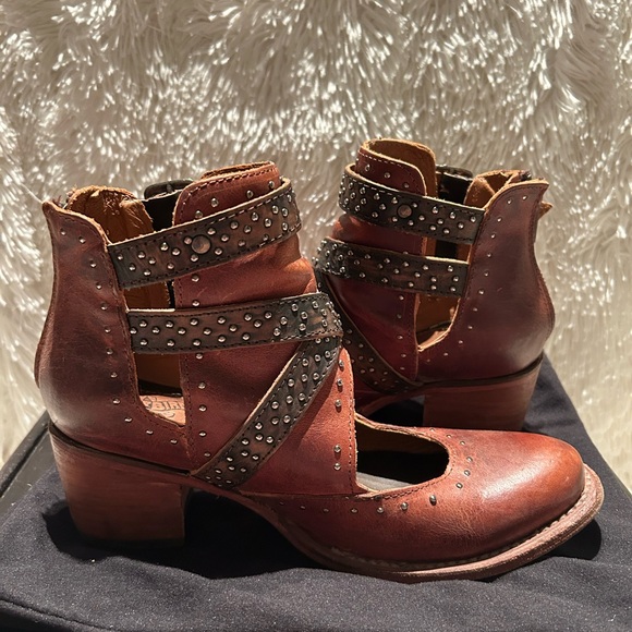 Freebird Saphire Booties - Picture 5 of 9